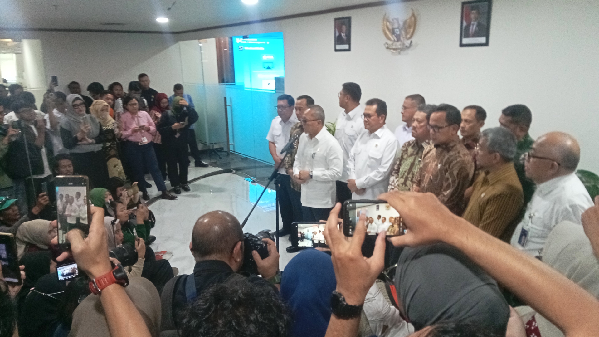 Menko Bidang Pangan : Stock Pangan Untuk Q-I Masih Cukup