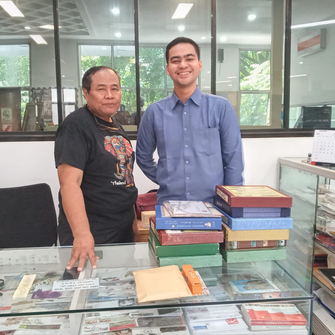 Bersama filatelis muda Indonesia